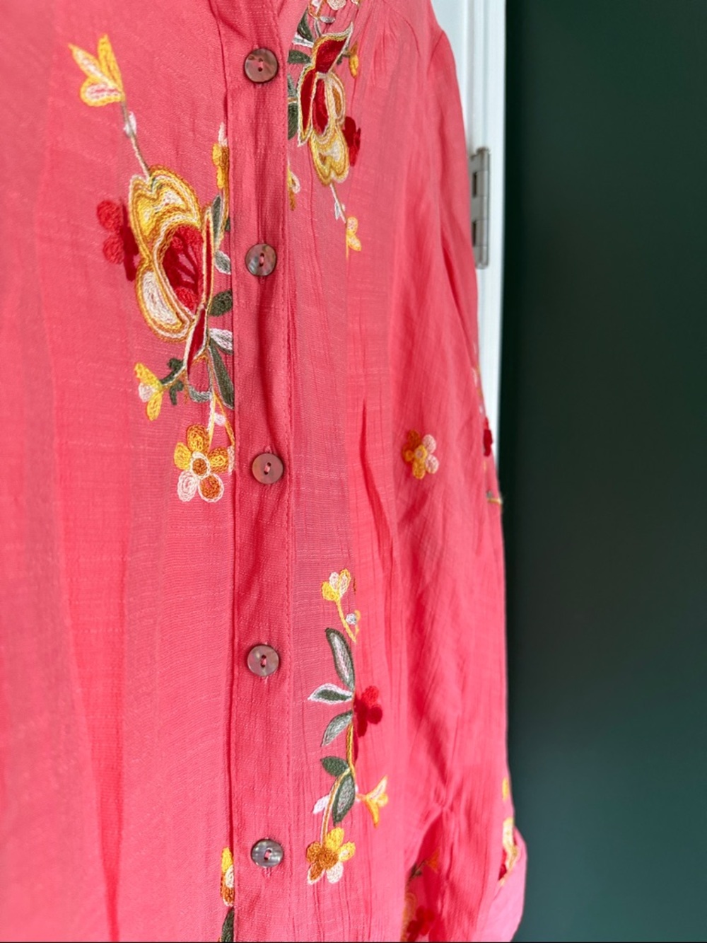 Hope Springs Embroidered Coral Pink  Blouse Size Large - Picture 9 of 13
